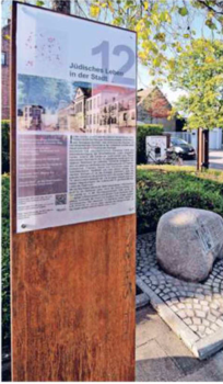 Stele am Nordwall "Jüdisches Leben in der Stadt"; 