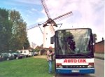Foto eines Reisebusses vor der Steprater Mühle beim  Reisemobilfest