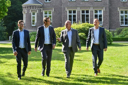 Der Gelderner Verwaltungsvorstand (v.l.n.r.): Tim van Hees-Clanzett (Erster Beigeordneter), Bürgermeister Sven Kaiser, Kämmerer Thomas Knorrek und Markus Grönheim (Beigeordneter) - Foto: Stadt Geldern/Evers.